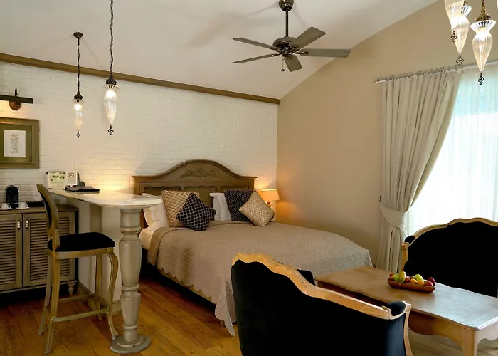 Hotel Yacht Classic - Boutique Class