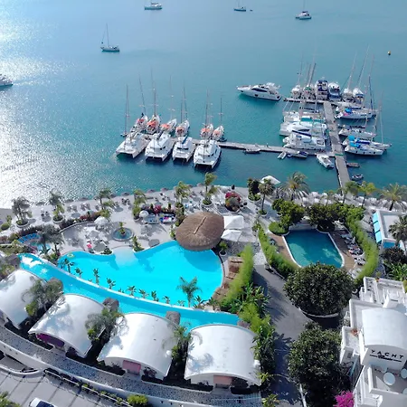 Otel Yacht Classic - Boutique Class 4*
