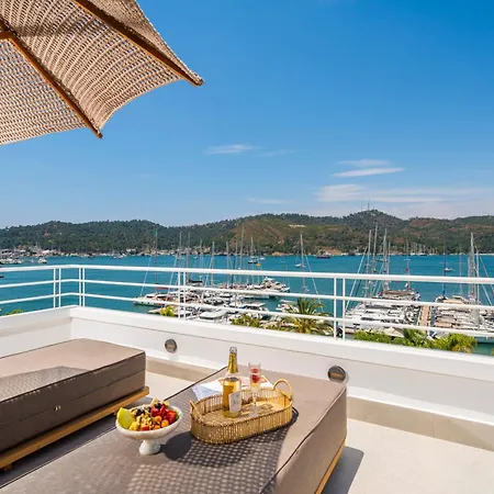 Yacht Classic - Boutique Class Otel 4*