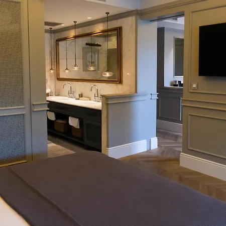 Yacht Classic - Boutique Class Otel