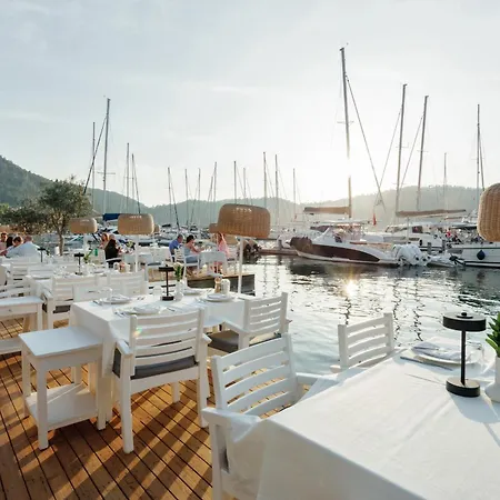 Yacht Classic - Boutique Class Otel