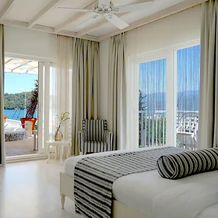 ヨット クラシック ブティック クラス 3*