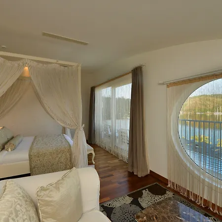 Hotell Yacht Classic - Boutique Class 3*