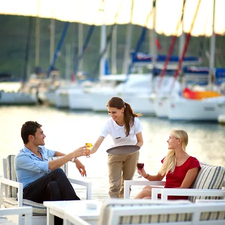 Yacht Classic - Boutique Class Hotell 3*