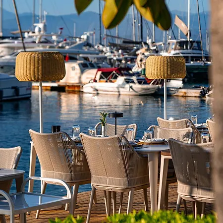 ホテル ヨット クラシック ブティック クラス フェティエ