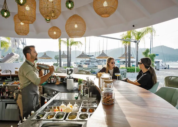 Hotel Yacht Classic - Boutique Class 3*