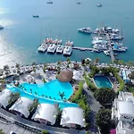 Yacht Classic - Boutique Class Hotel