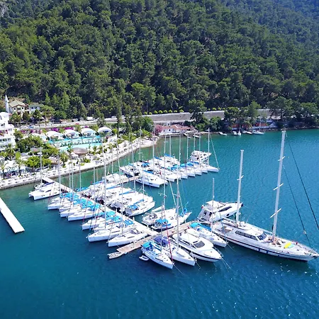 游艇经典酒店-精品级度假村