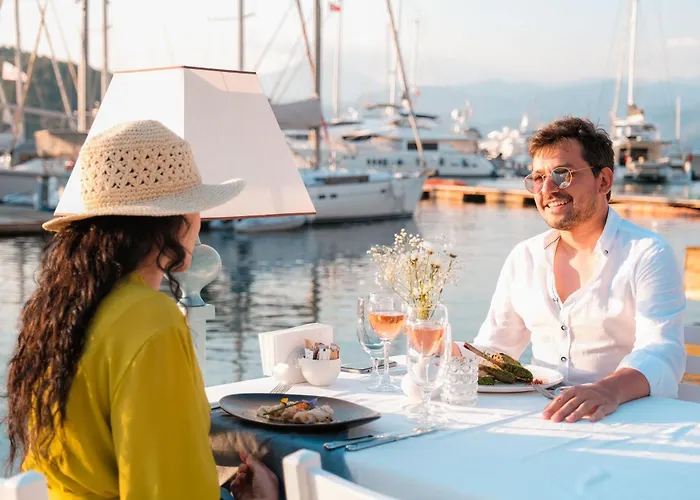 Отель Yacht Classic - Boutique Class