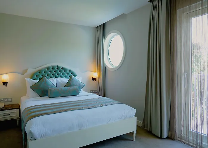 Yacht Classic - Boutique Class Отель