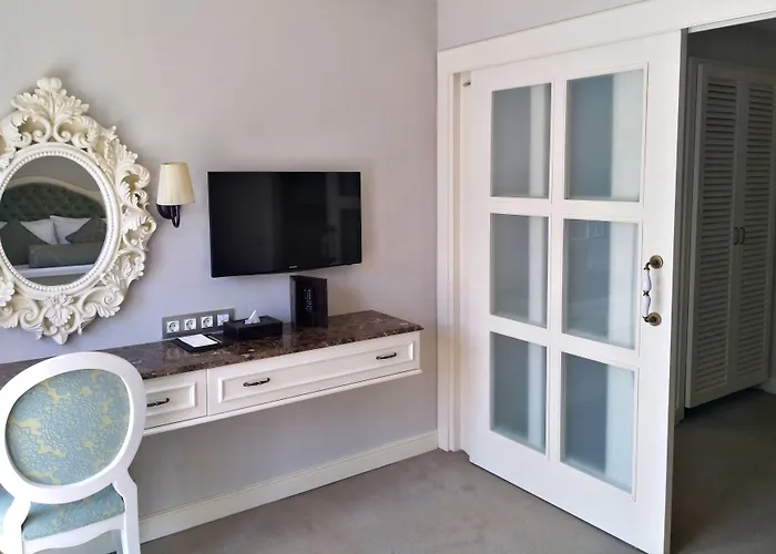 Yacht Classic - Boutique Class Отель 3*