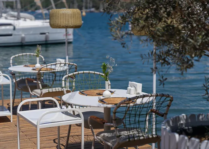 Yacht Classic - Boutique Class Отель