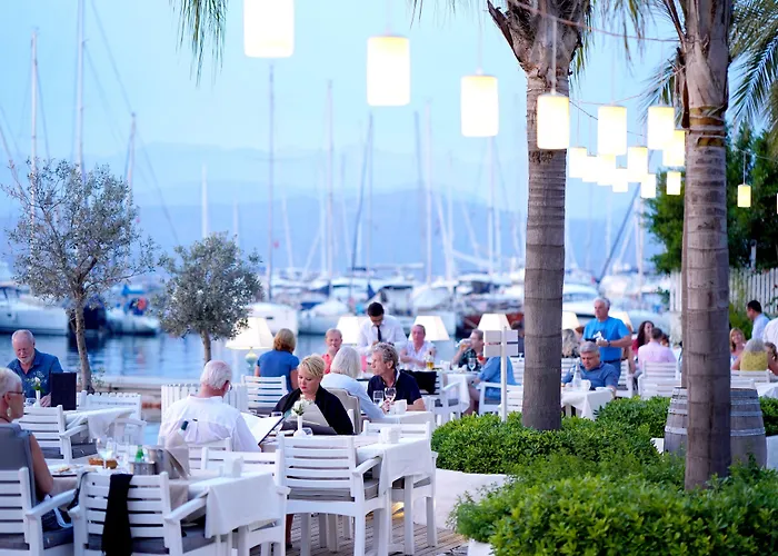 Yacht Classic - Boutique Class Otel 3*